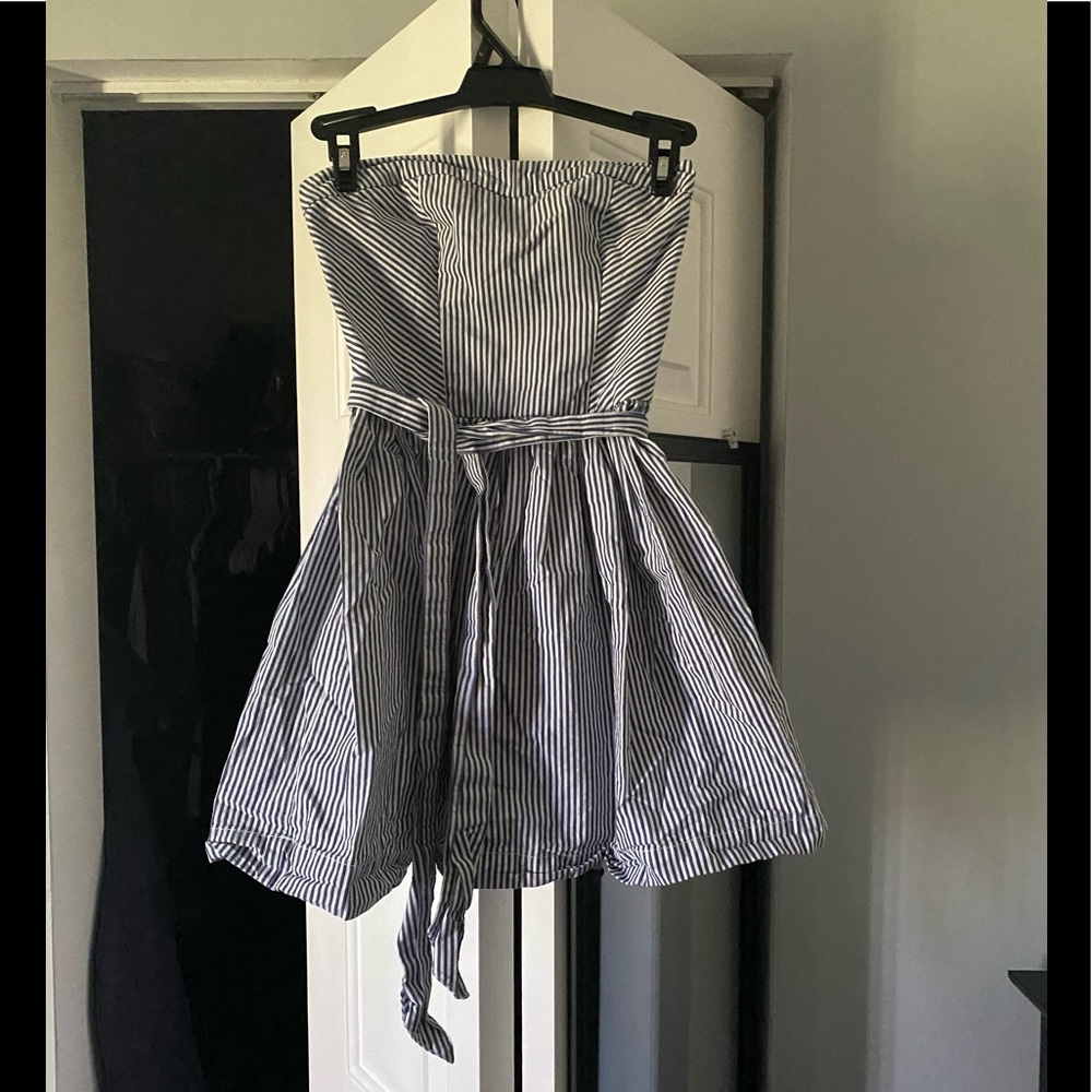 Hollister Fit & Flare Strapless Blue & White Striped Dress, Sweetheart Neckline
